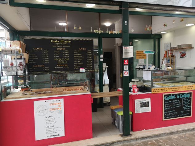 negozio in vendita a Roma in zona Tuscolano