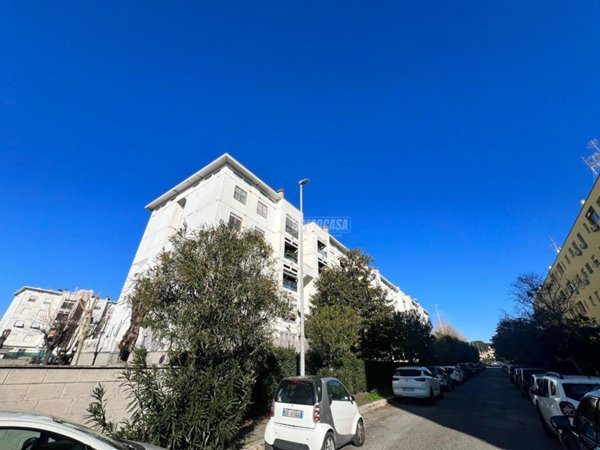 appartamento in vendita a Roma in zona Acilia