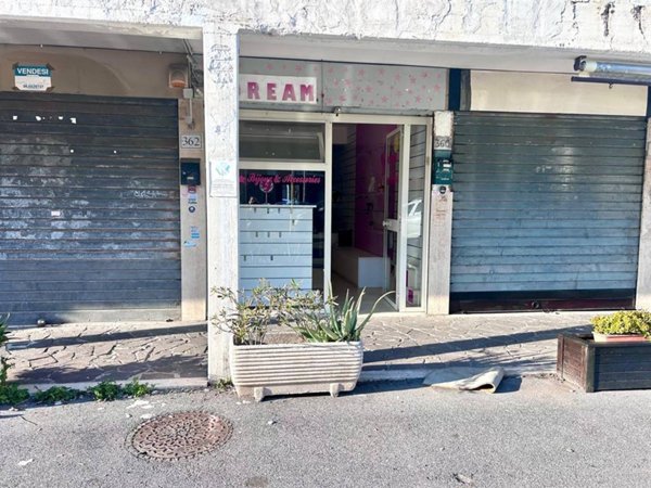 negozio in vendita a Roma in zona Ostia