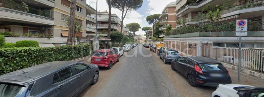 appartamento in vendita a Roma in zona Tomba di Nerone