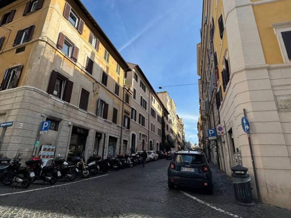 appartamento in vendita a Roma in zona Rione Monti/Campitelli