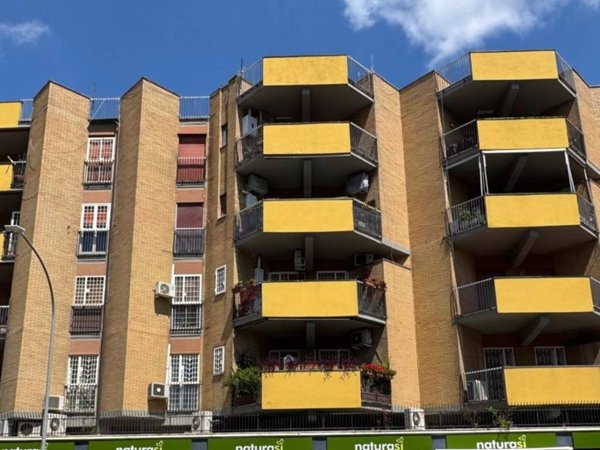 appartamento in vendita a Roma in zona Ardeatino