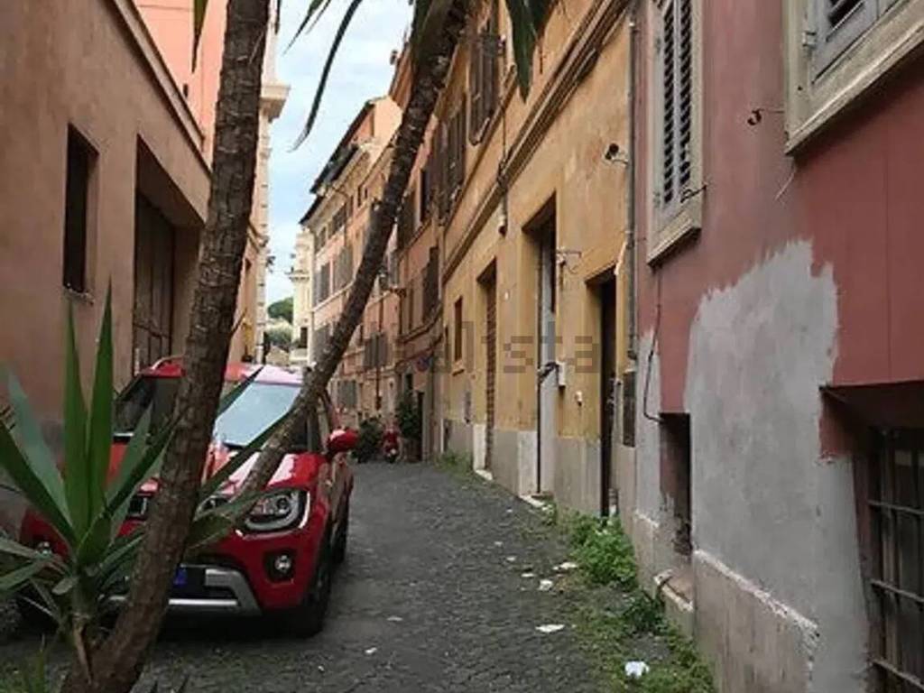 appartamento in vendita a Roma in zona Centro Storico