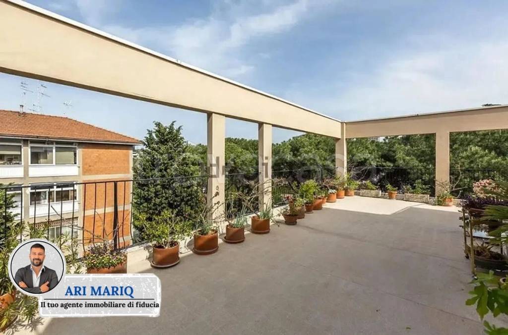appartamento in vendita a Roma in zona EUR