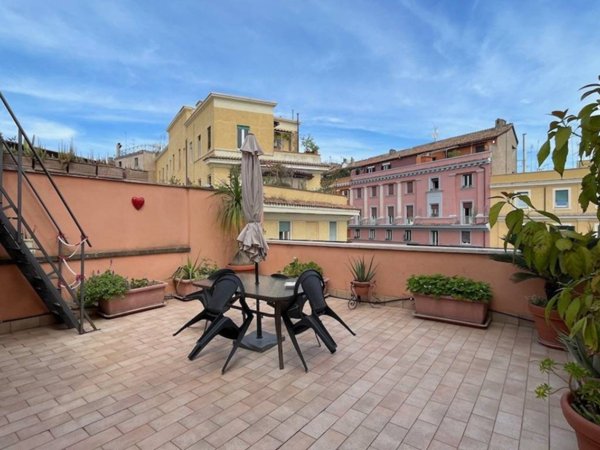 casa indipendente in vendita a Roma