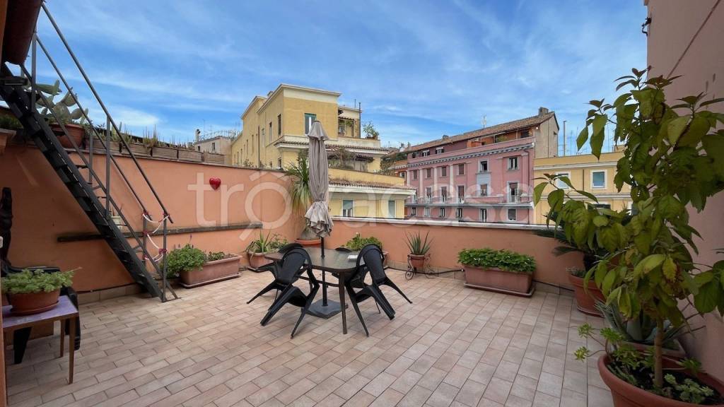 casa indipendente in vendita a Roma