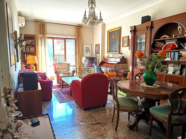 appartamento in vendita a Roma in zona Appio Latino