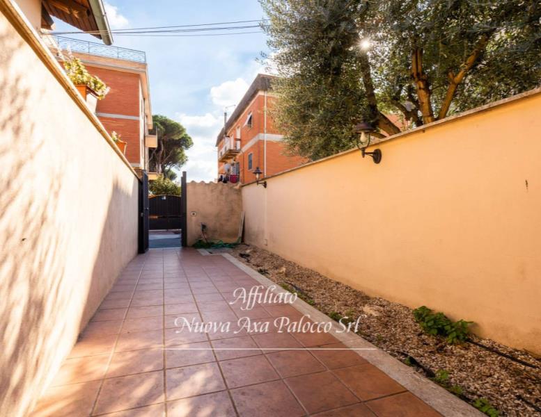 appartamento in vendita a Roma in zona Dragona/Bagnoletto