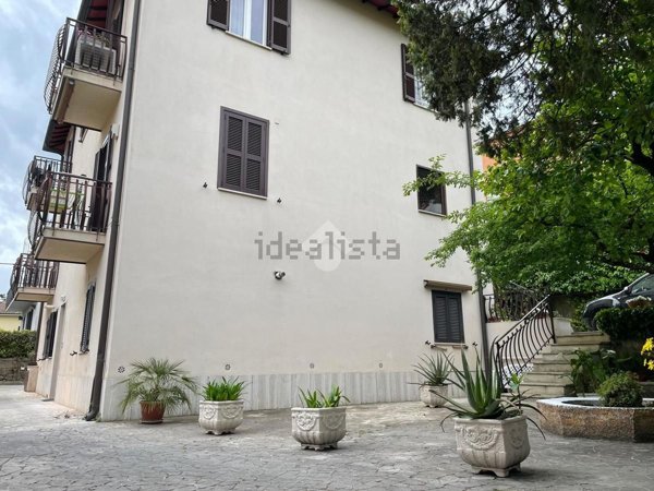 appartamento in vendita a Roma in zona Appio Pignatelli