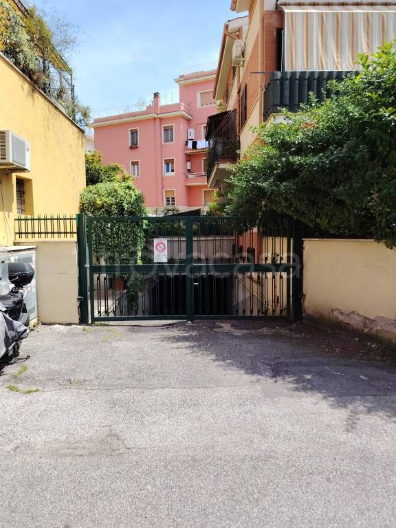 negozio in vendita a Roma in zona Gianicolense