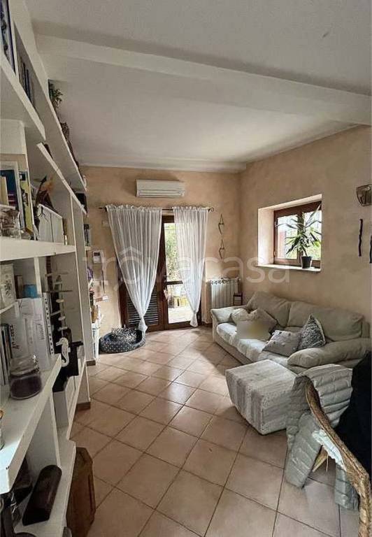casa indipendente in vendita a Roma in zona Acilia