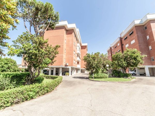 appartamento in vendita a Roma in zona Ostia Antica