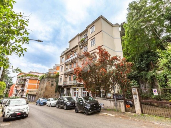 appartamento in vendita a Roma in zona Giuliano Dalmata