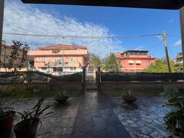 casa indipendente in vendita a Roma in zona Acilia