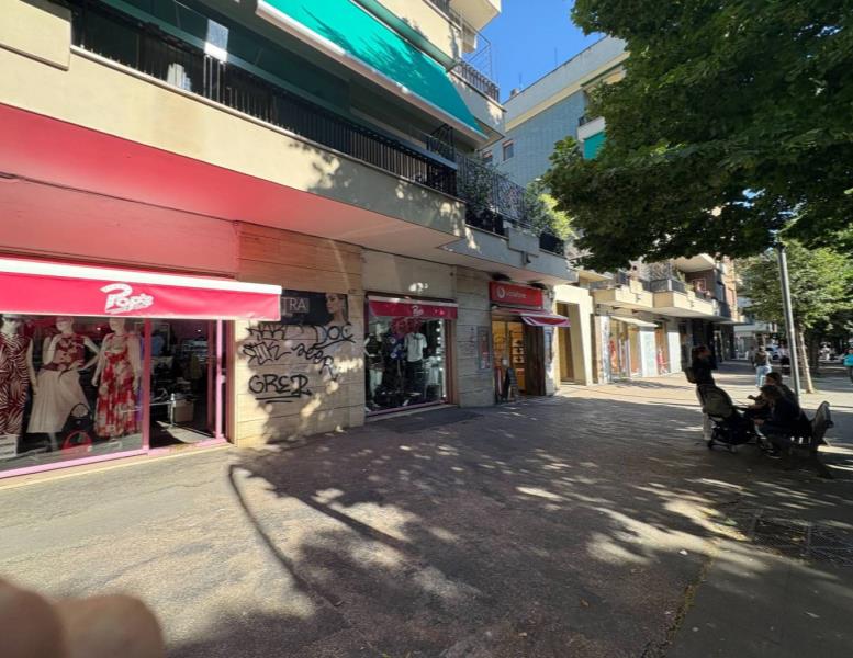 negozio in vendita a Roma in zona Gianicolense