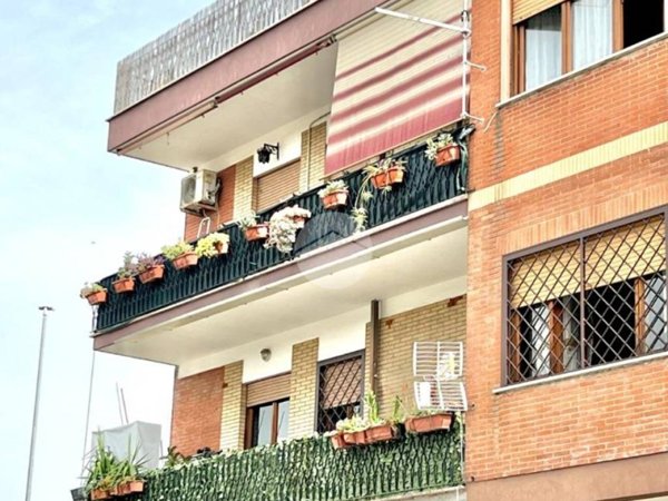 appartamento in vendita a Roma in zona Borghesiana