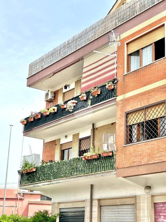 appartamento in vendita a Roma in zona Borghesiana
