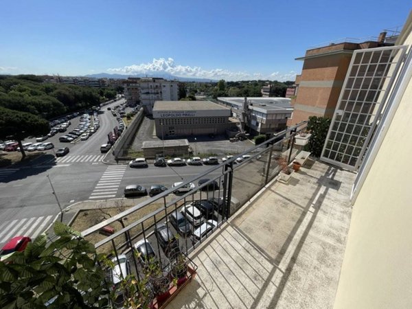 appartamento in vendita a Roma in zona Appio Latino