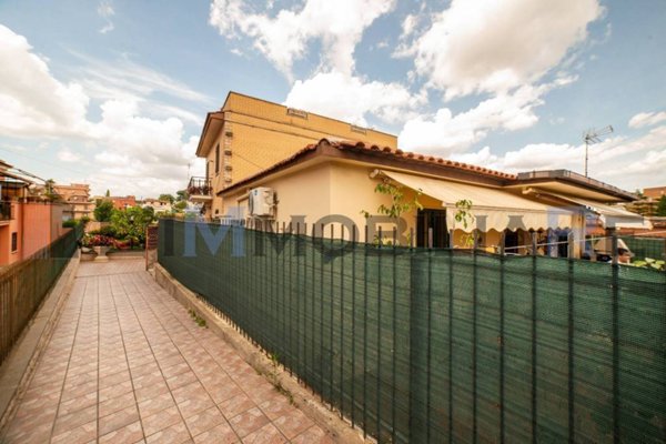 casa indipendente in vendita a Roma in zona Montespaccato