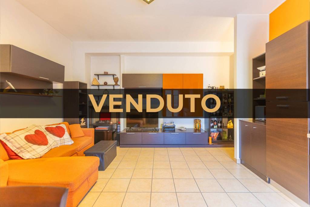 appartamento in vendita a Roma in zona Tor Bella Monaca