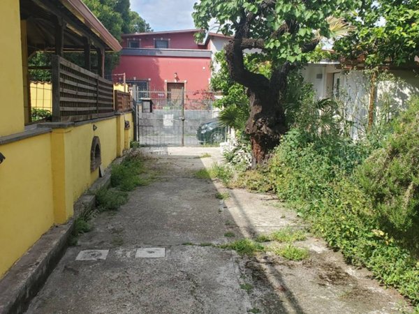 appartamento in vendita a Roma in zona Appio Latino