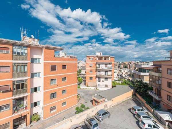 appartamento in vendita a Roma in zona Primavalle