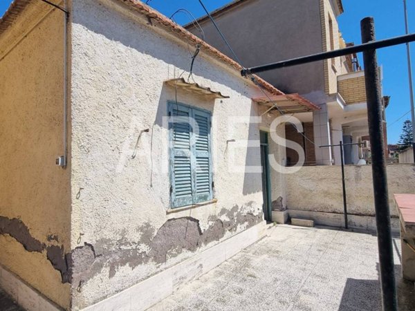 casa indipendente in vendita a Roma in zona Infernetto