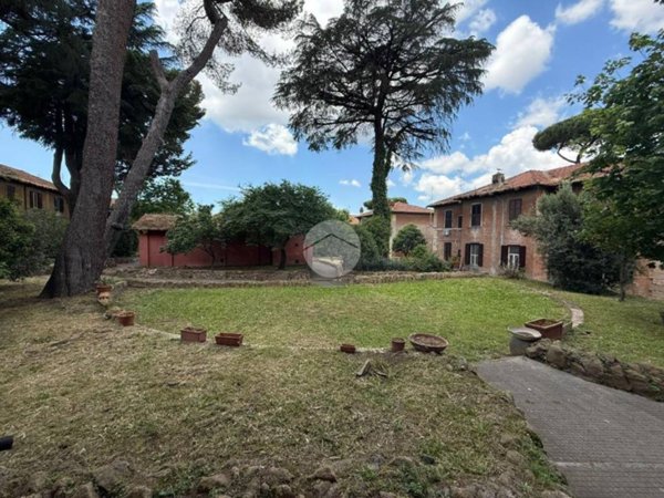 appartamento in vendita a Roma in zona Ostiense