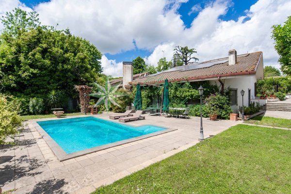 casa indipendente in vendita a Roma in zona Olgiata