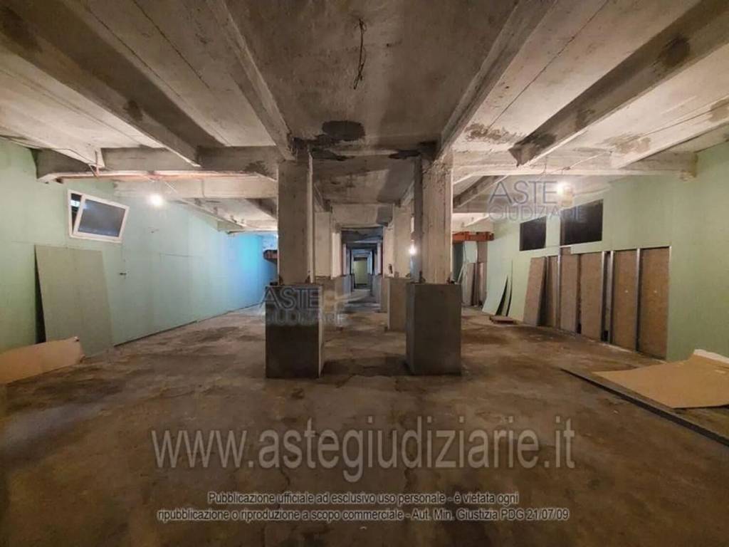 negozio in vendita a Roma in zona Ostiense