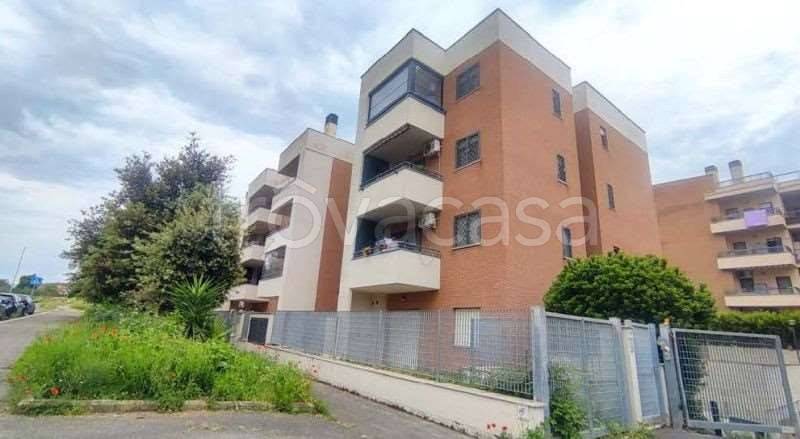 appartamento in vendita a Roma in zona Ponte di Nona