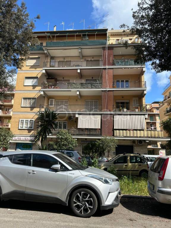 appartamento in vendita a Roma in zona Ostia