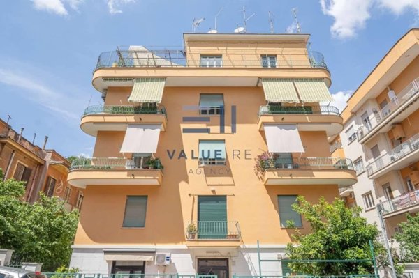 appartamento in vendita a Roma in zona Gianicolense