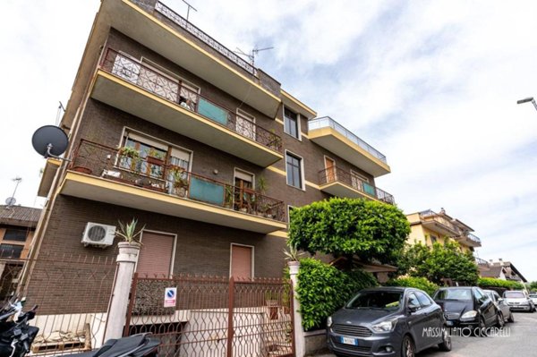appartamento in vendita a Roma in zona Finocchio