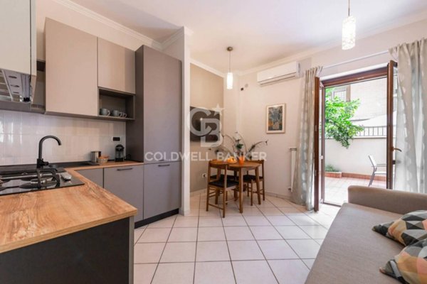 appartamento in vendita a Roma in zona Tor Cervara