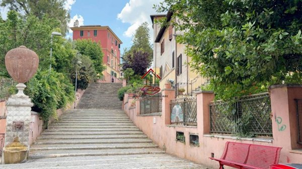 appartamento in vendita a Roma in zona Ostiense