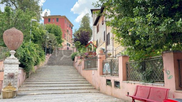appartamento in vendita a Roma in zona Ostiense