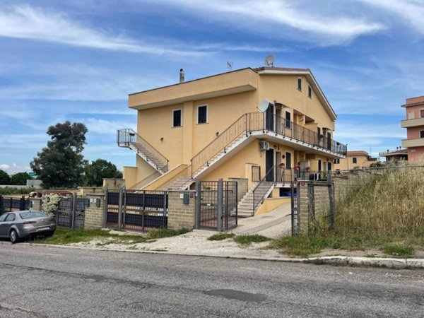 appartamento in vendita a Roma in zona Tor Vergata/Torrenova