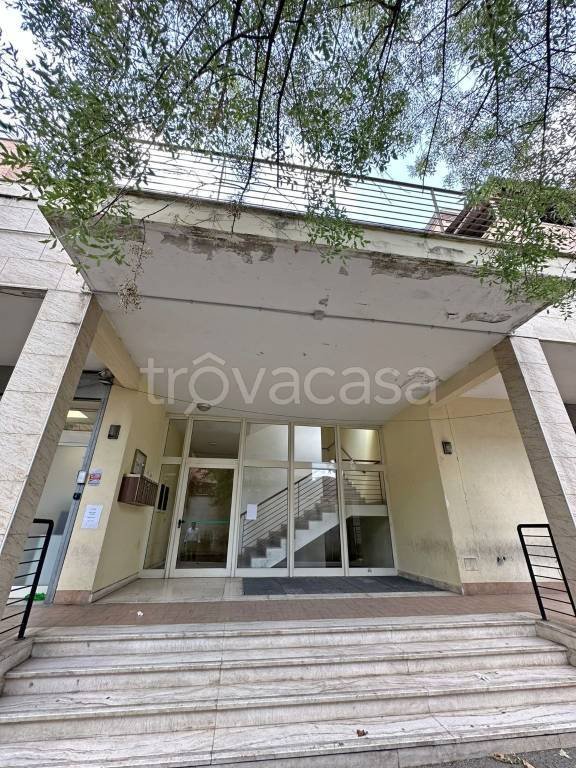 appartamento in vendita a Roma in zona Torre Angela