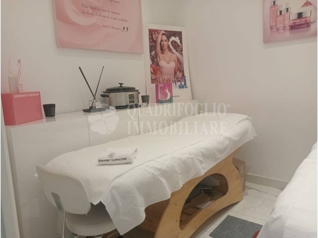 negozio in vendita a Roma in zona Prenestino-Centocelle