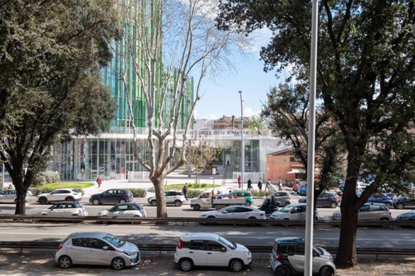 appartamento in vendita a Roma in zona Ostiense