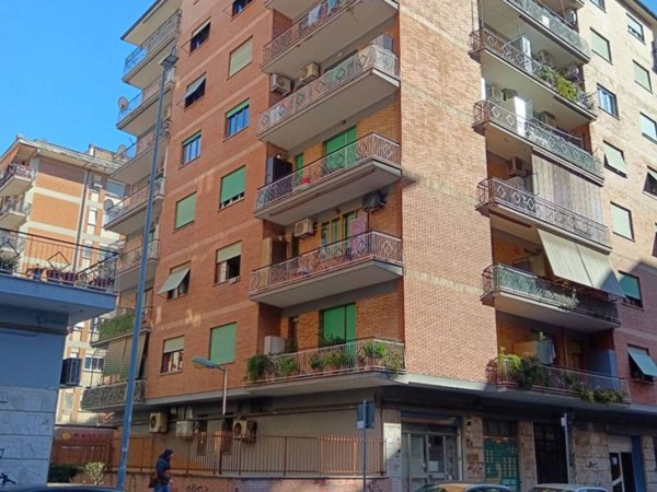 appartamento in vendita a Roma in zona Cinecittà