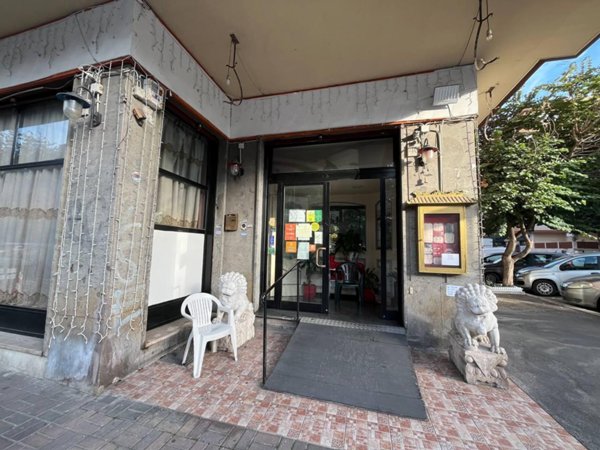negozio in vendita a Roma in zona Ostia