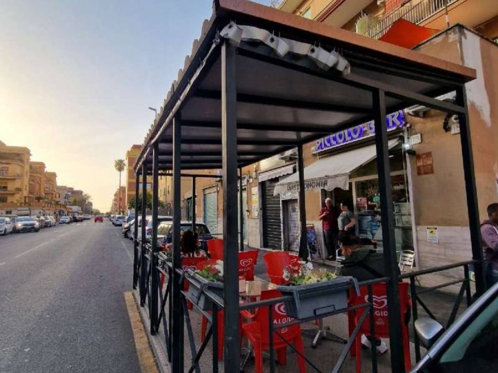 negozio in vendita a Roma in zona Prenestino-Centocelle