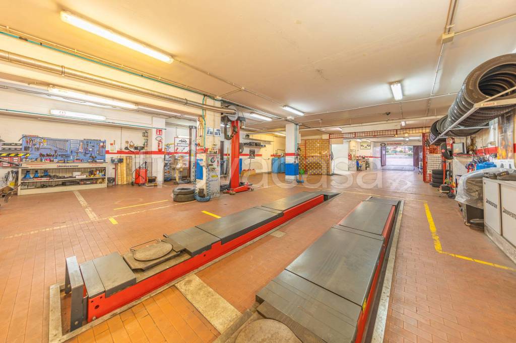 appartamento in vendita a Roma in zona Torre Angela