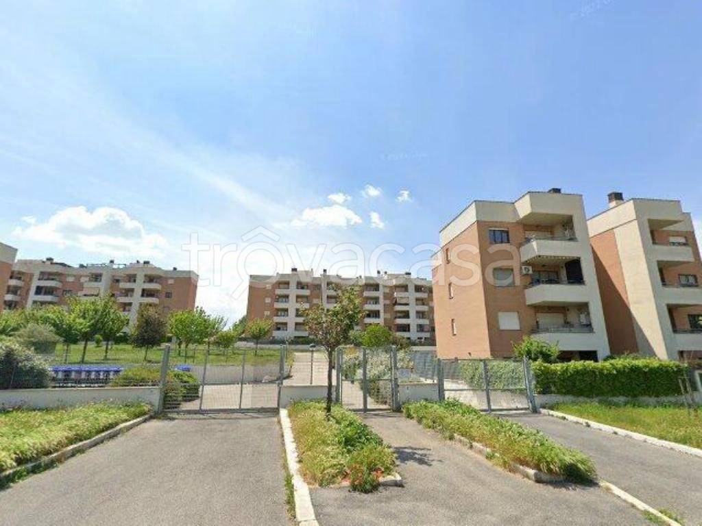 appartamento in vendita a Roma in zona Ponte di Nona