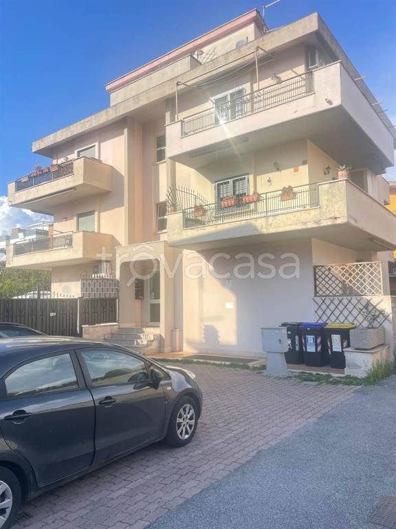 appartamento in vendita a Roma in zona Casal Morena