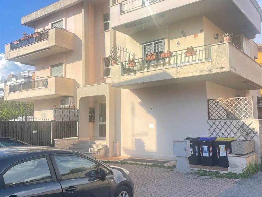 appartamento in vendita a Roma in zona Casal Morena