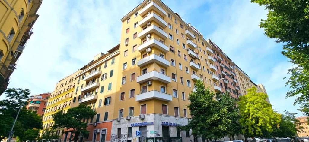 appartamento in vendita a Roma in zona Appio Latino