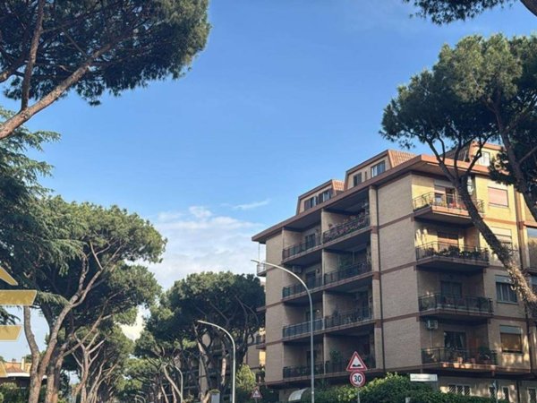 appartamento in vendita a Roma in zona Mostacciano